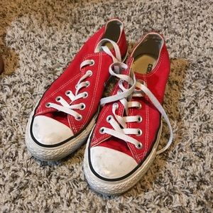 Red low top converse